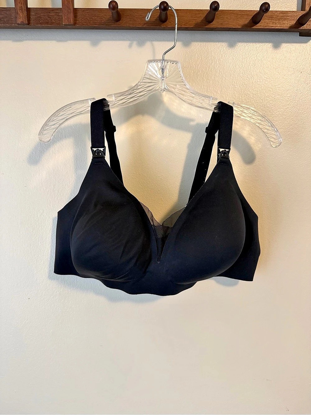 NWT Momcozy Seamless Nursing Bra